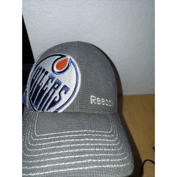 Vintage Edmonton Oilers REEBOK Center Ice Hat Cap! EMBROIDERED! S/M Flex - Picture 2 of 6